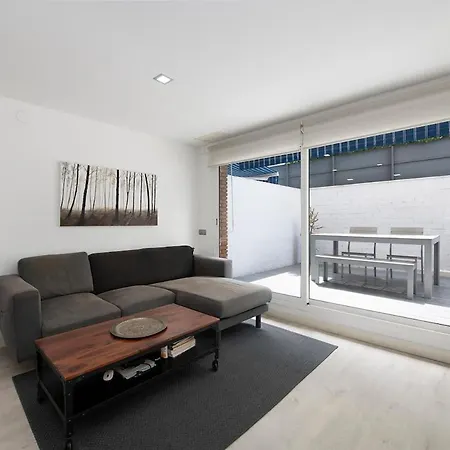 Namaste By Seaside Homes شقة كاستيلديفيلس